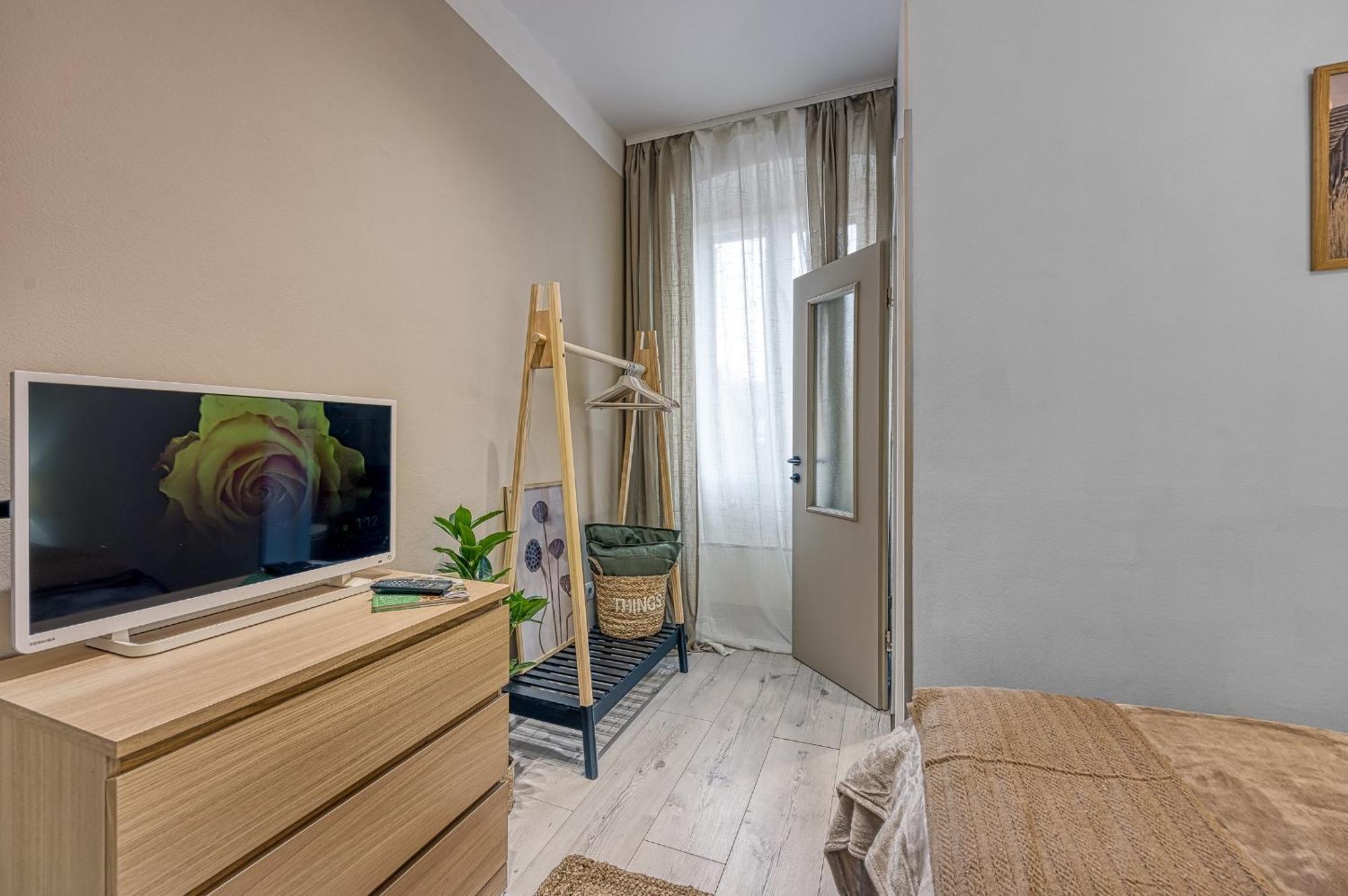 Apartment Eva - Storia Parentina *